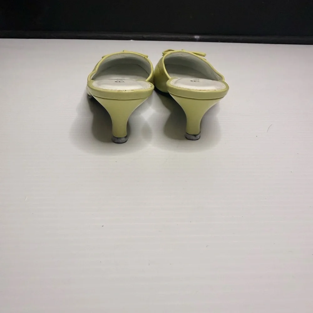 Avanti Women's Yellow Mules - Picture 3 of 6